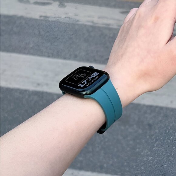 Apple Watch Band Waterproof Magnetic Adjustable Stylish Strap Watch Band Green - Picture 5 of 8